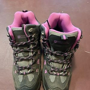 Mountain warehouse hiking boots new